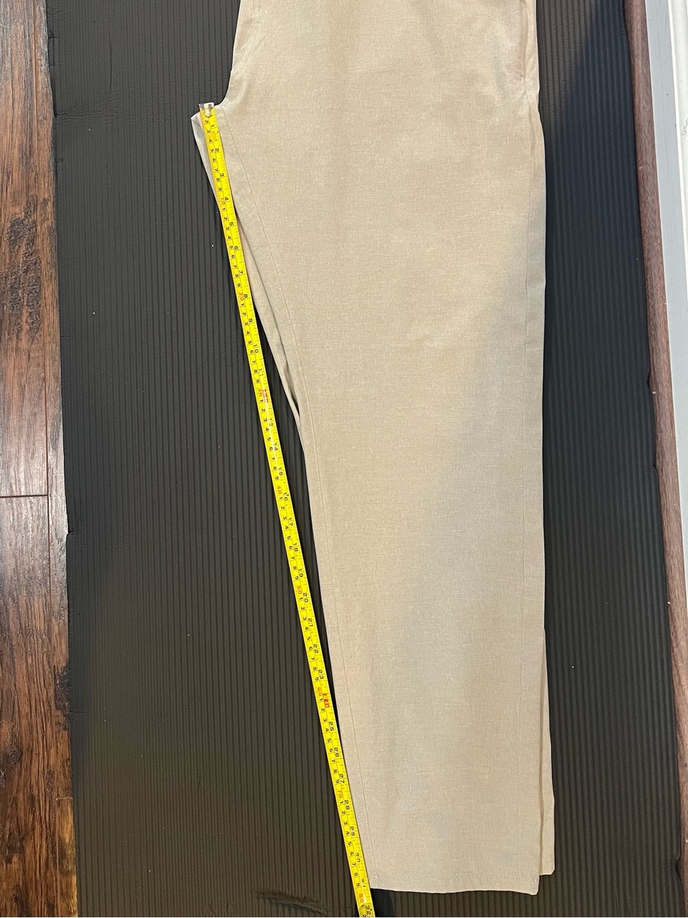 Vuori Aim Tan straight leg V431 Chino Golf Pants size 38 - Picture 10 of 11